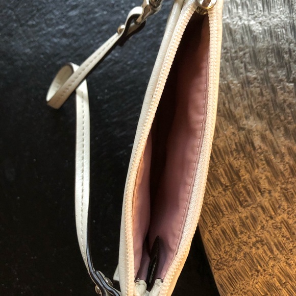 Coach wristlet - Picture 3 of 3